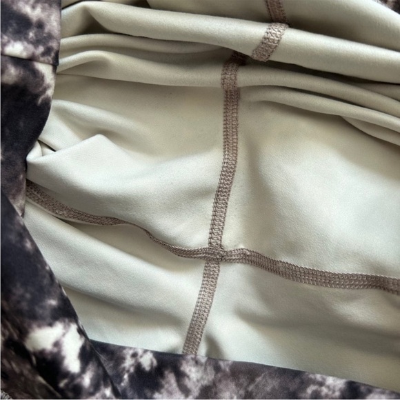 Athleta Salutation Printed Jogger Floral Tie Dye Black (Large) - Picture 5 of 6